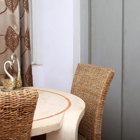 Edurres Beachfront Studio 6 Aparthotel