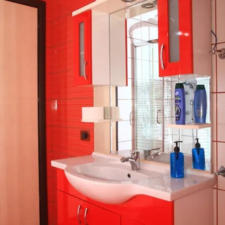Edurres Beachfront Studio 6 Aparthotel 3*